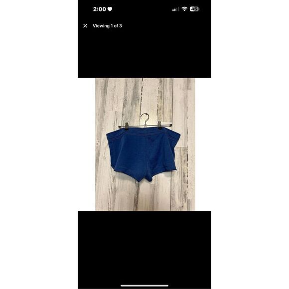 Short shorts - Picture 5 of 6